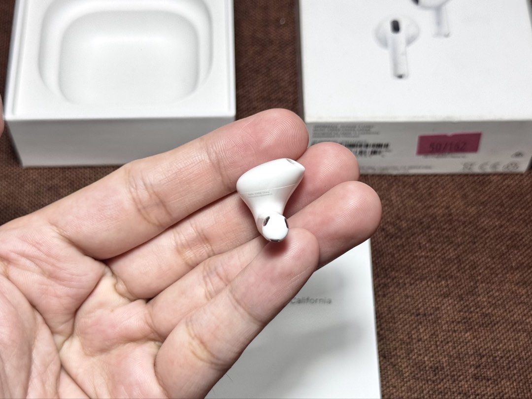 Airpods GEN 4 LEFT POD WITH ANC (Category: Earphones) located in Manila. Submitted by prelovedbyporttt (Listing ID 1451035841, Image 3). Description: Airpods GEN 4 LEFT POD WITH ANC 🔗UNDER APPLE WARRANTY: September 19, 2026 • 100% No hidden defects • 100% Battery health is in great condition • 100% Fully functional •Good as new condition • 100% Original item (feel free to check my transaction post on my page for proof of authenticity) If you hav