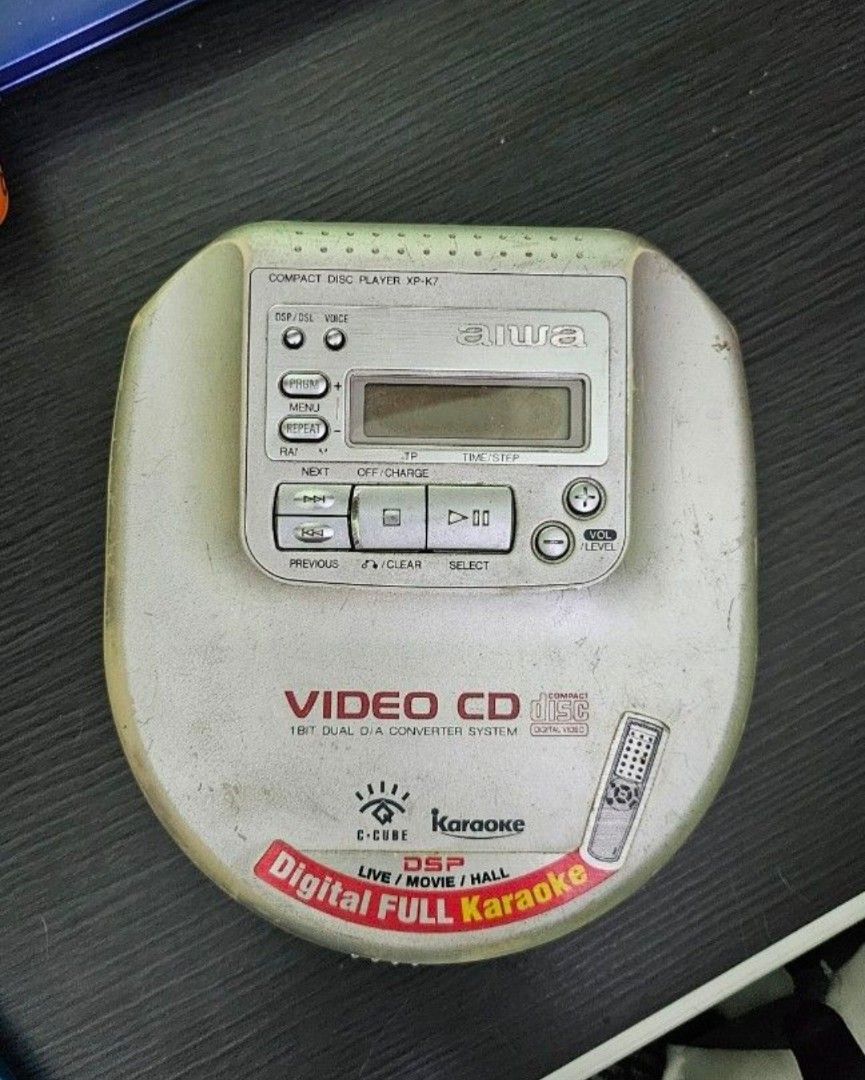 AIWA DISCMAN FUNCTIONING WORKING (Category: Portable Music Players) located in Ipoh. Submitted by annknows (Listing ID 1451004903, Image 1). Description: -still boleh guna tapi kena pakai adapter -bagi adapter skali -boleh nego.