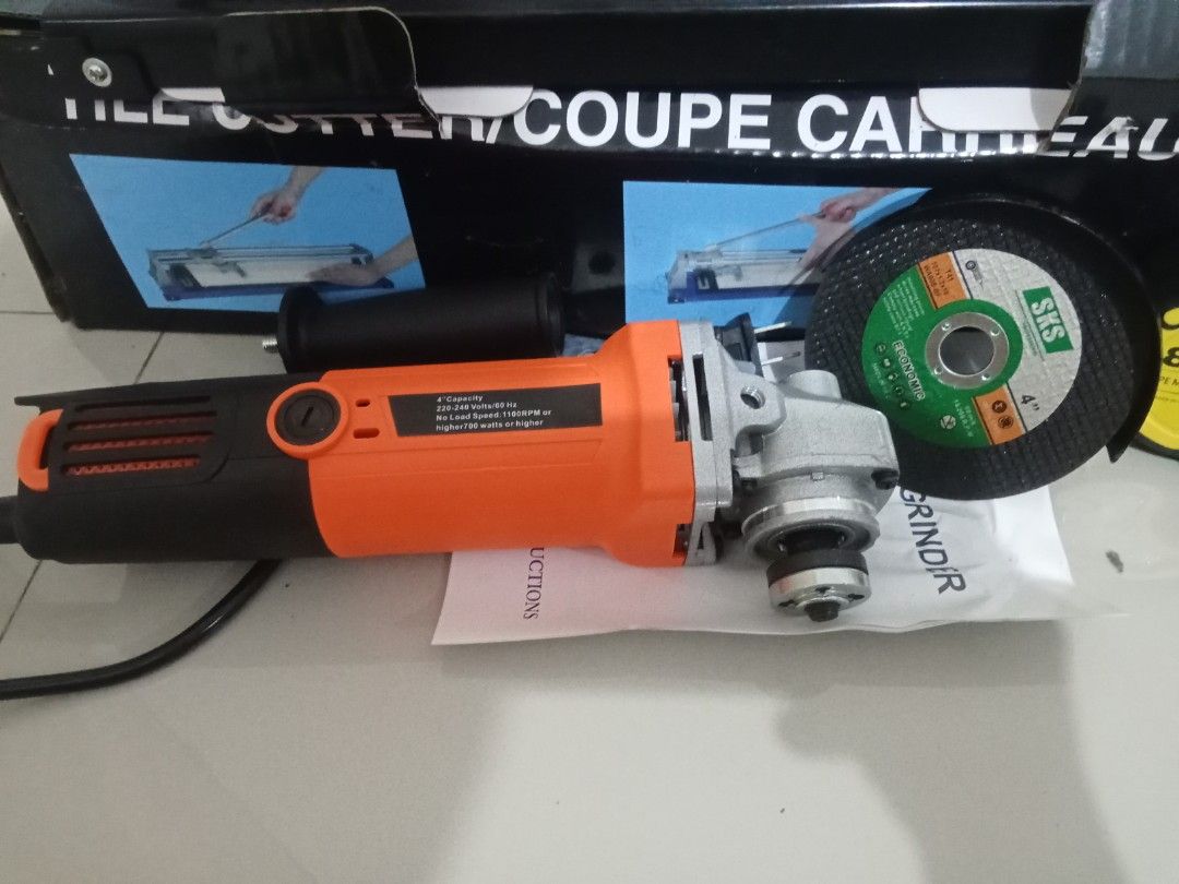 Angle grinder (Category: Construction Tools & Equipment) located in Bacoor. Submitted by bob_ongg (Listing ID 1450967884, Image 1). Description: Reich brand.