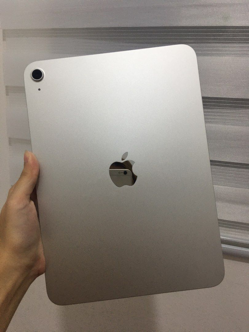 Apple iPad A16 Silver (Category: iPad) located in Batangas. Submitted by louveisofi (Listing ID 1451071654, Image 1). Description: For Sale: Apple iPad A16 (256GB, Wi-Fi Only) – Silver Selling my Apple iPad A16 (256GB, Wi-Fi Only) in Silver, purchased in December 2025. The iPad is in excellent condition, well maintained, and has no issues. Condition & Details: * ✅ 256GB Storage * ✅ Wi-Fi Only * ✅ Silver * ✅ 98% Battery Health * ✅ Purchased Decemb
