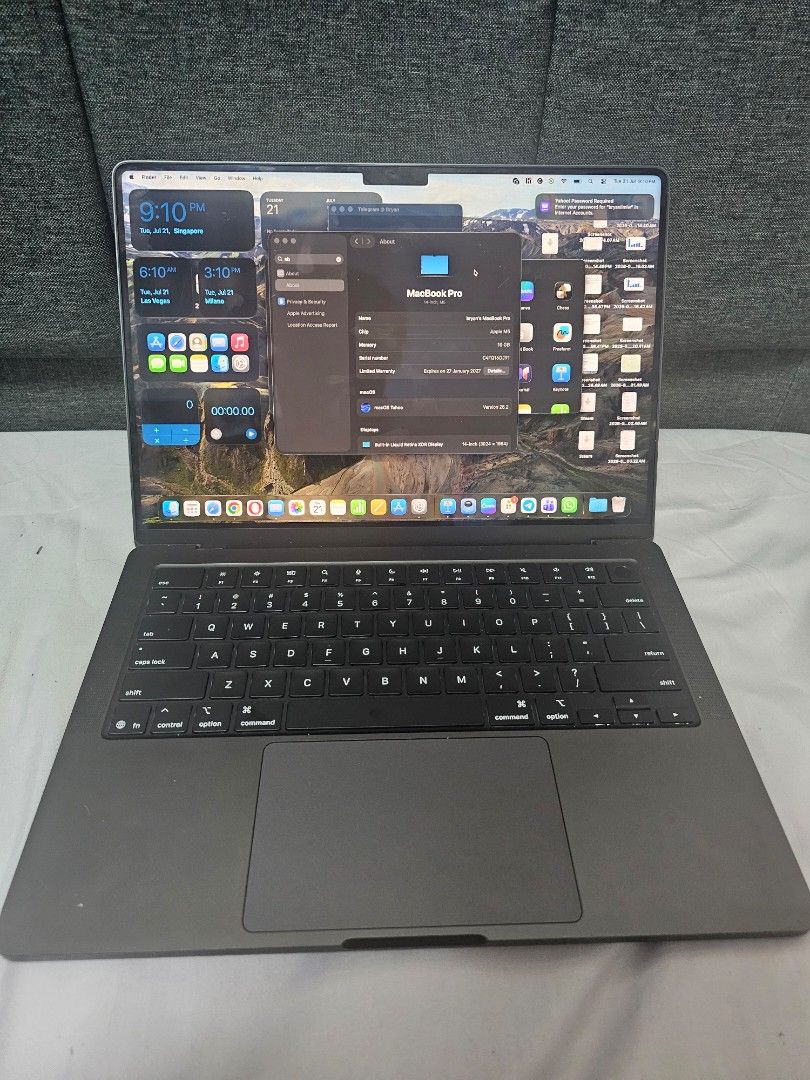 Apple MacBook Pro 14 inch M5 chip 16GB