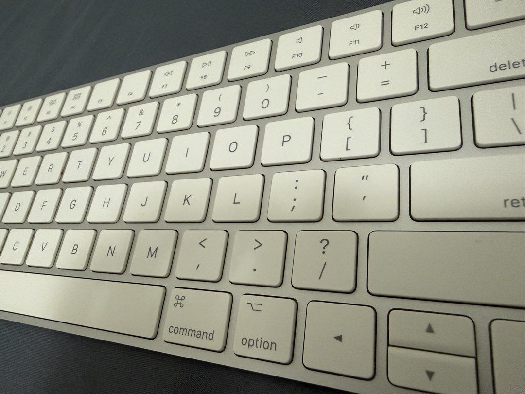Apple Magic Keyboard Lightning Port515456697600593923