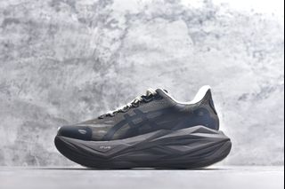 (Category: ) located in . Submitted by Outlet.Sneakers (Listing ID 1450960708, Image 1). Description: .