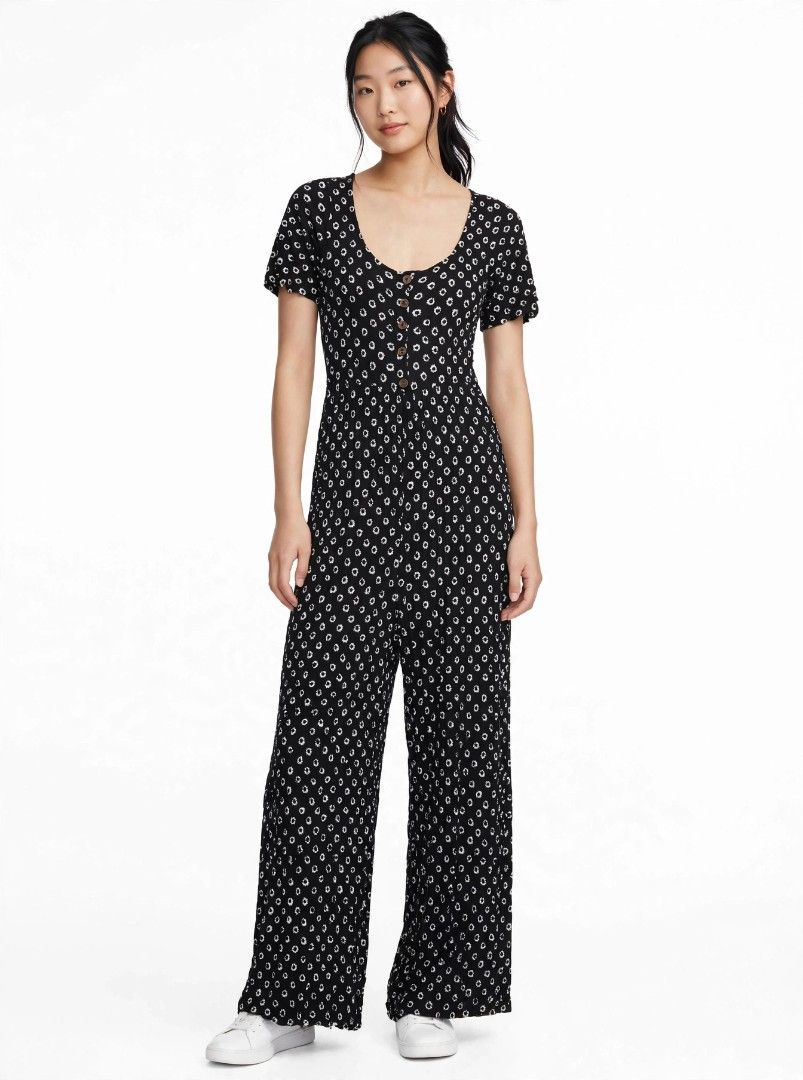 Asos jumpsuit (Category: Jumpsuits) located in Iloilo. Submitted by haevyn (Listing ID 1451109794, Image 1). Description: .