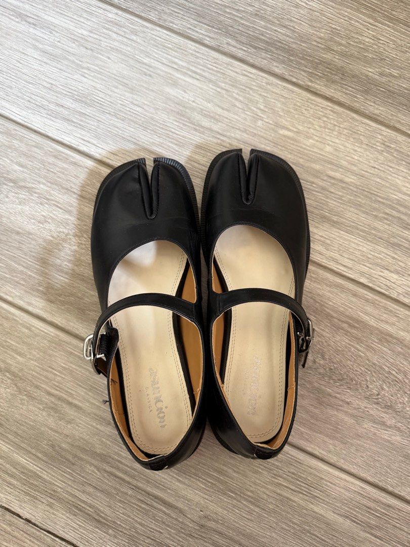 Asuncion Classica Sienna Heeled Tabi Shoes (Category: Flats & Sandals) located in Bacolor. Submitted by alysaflrs (Listing ID 1450950264, Image 2). Description: ★ only used few times ★ good as new!! ★ size 38 (lenght: 24cm) ★ 100% genuine leather ★ rfs- dont wear it anymore ★got this for ₱3,800.