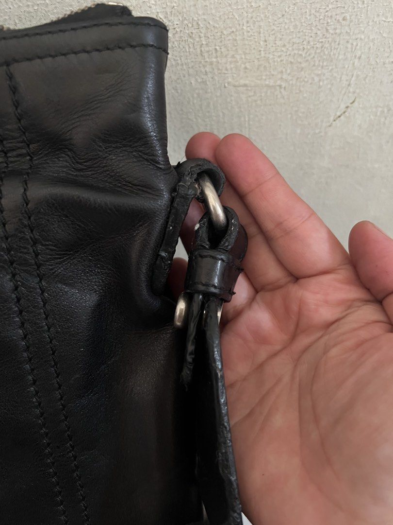 Auth Bally bag (Category: Luxury Bags & Wallets) located in Valenzuela. Submitted by dianzskiyo (Listing ID 1450963205, Image 3). Description: LOCATION : VALENZUELA 🎀AVAILABLE! SOLD ITEMS ARE MARKED OR DELETED🎀 Preloved 💯 Auth Bally Bag ‼️Issue: Rubber linings 📍 what you see is what you get 📍 Managed ur expectation - this is preloved 📍 Slightly negotiable 📍 All details were already posted (pls check photos para iwas sa redundant na tanong 