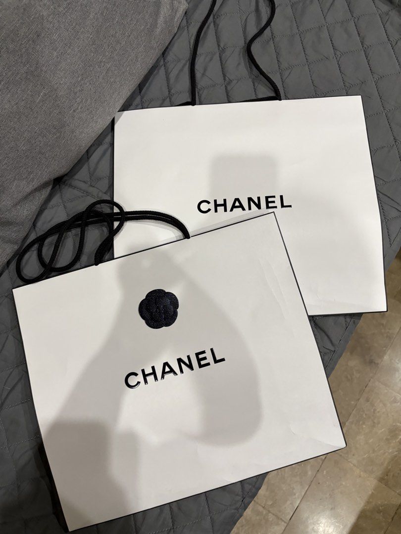 AUTH CHANEL MEDIUM PAPERBAG (Category: Purses & Pouches) located in Las Pinas. Submitted by cc.decluttering (Listing ID 1451008075, Image 1). Description: .