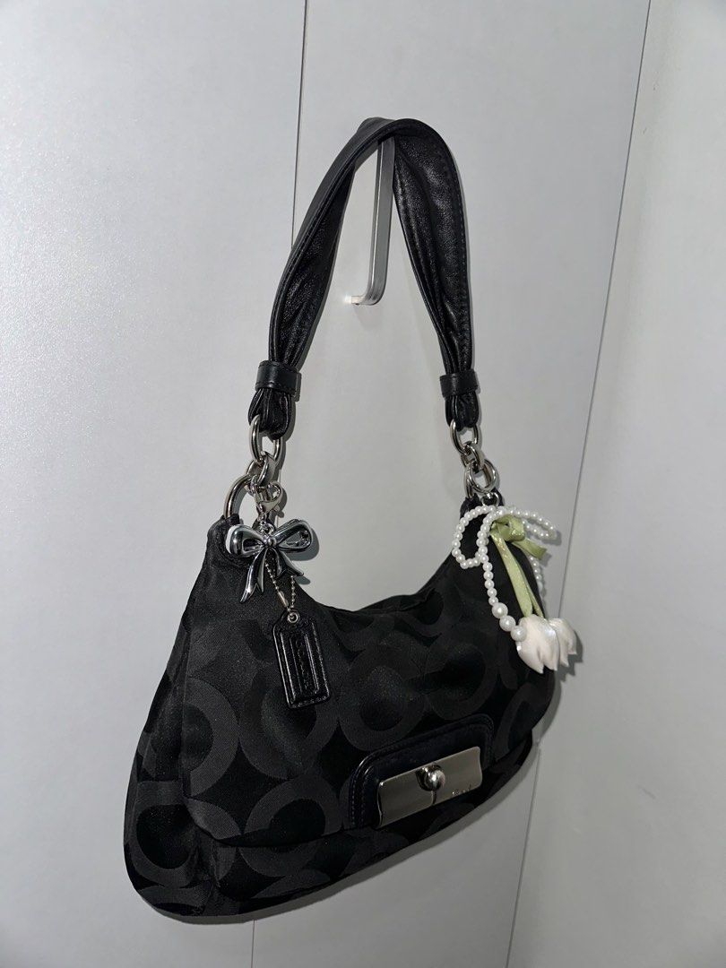 Authentic Coach Bag (Category: Luxury Bags & Wallets) located in Arayat. Submitted by bobigrr (Listing ID 1451100574, Image 3). Description: ✨Excellent condition / No flaws✨ Can do meet up around Pampanga only 💸Mop: Bdo / Gcash 🚚Mod: Jnt / Lbc / Lalamove Dm me on fb: Mara Mae Crispino .