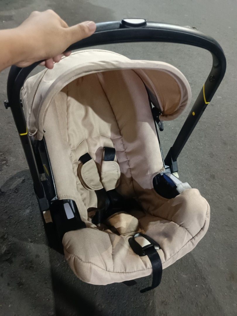 Baby Carseat Stroller (Category: Strollers) located in Manila. Submitted by babystuffshop (Listing ID 1451056936, Image 3). Description: ✨ 4in1 CARSEAT/STROLLER ✨ DOONA inspired Aircraft Approved✈️✈️ Excellent condition ganda pa nitooo😍 Actual photo posted what you see is what you get👌 COD Lalamove book your own rider Can do bus ship via Victory Liner Videocall for assurance and checking the item👌 Check to sawa puntahan nyo mismo😉 Location To