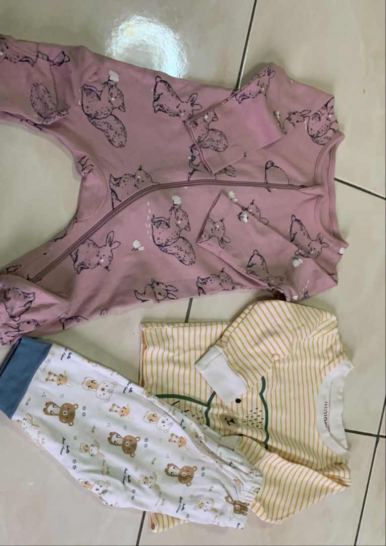 Baby Sleepsuit, Pants, and Top Set (Category: Babies & Kids Fashion) located in Kuala Lumpur. Submitted by szbzz (Listing ID 1451047105, Image 1). Description: .