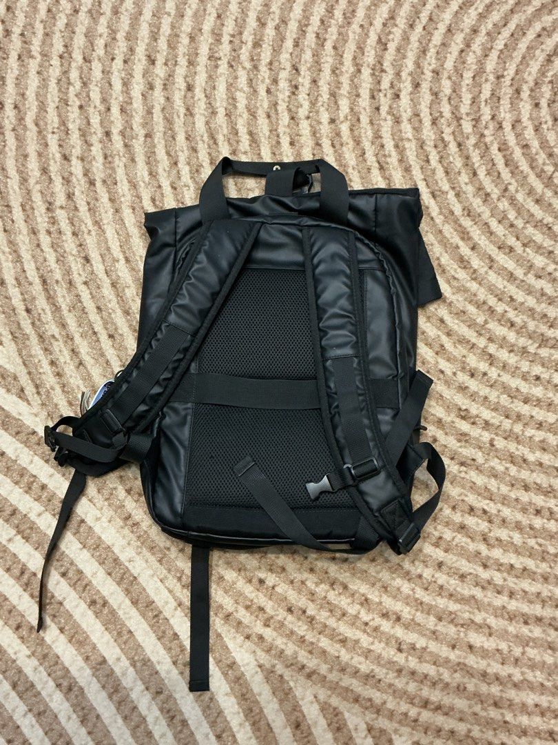 OZUKO Backpack Laptop (Category: Backpacks) located in Kluang. Submitted by haziqhafiz26647 (Listing ID 1450982987, Image 2). Description: Have 7 compartment Anything just pm Sesuai untuk student.