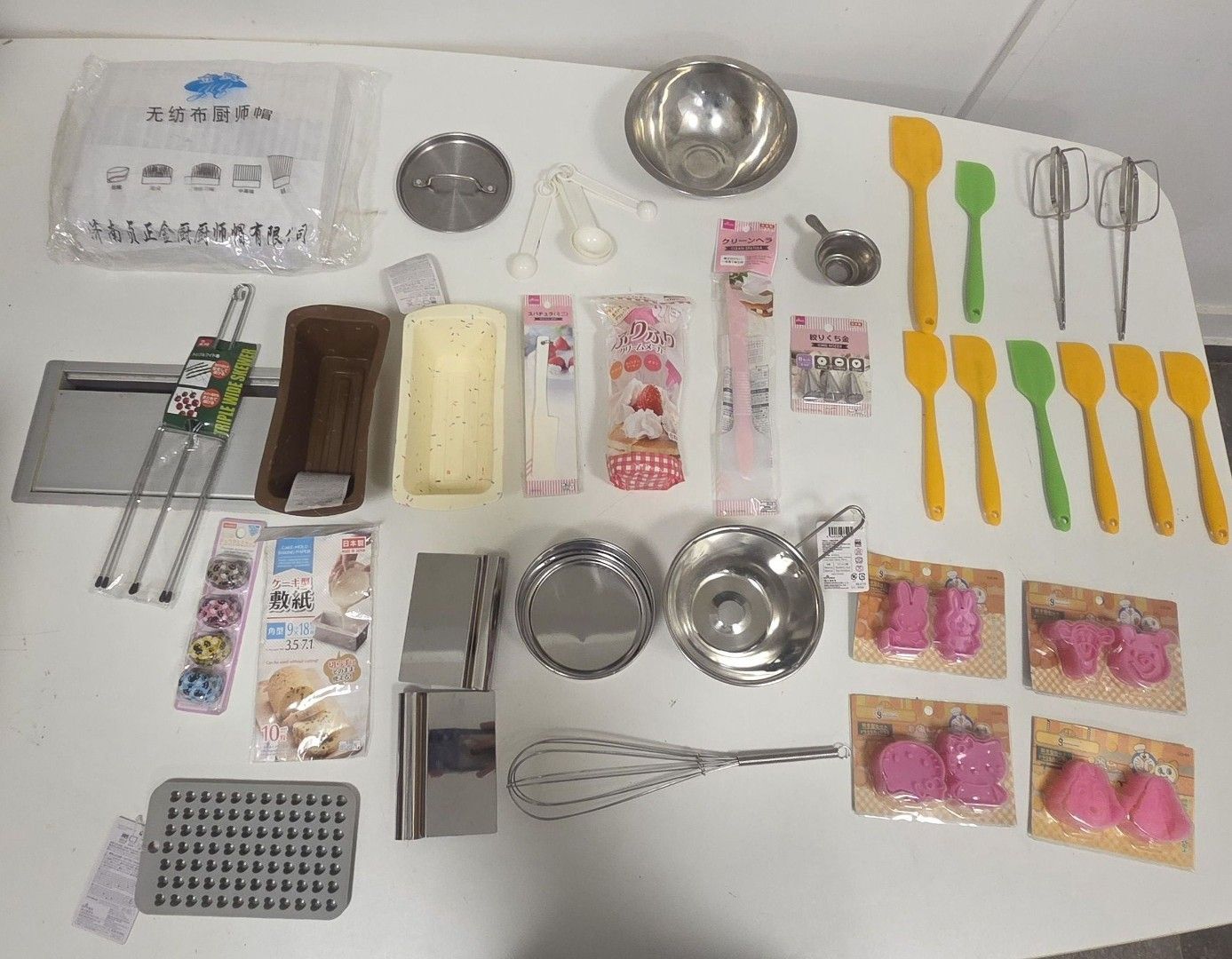 Baking Tools & Molds - Spatulas, Whisk, Molds & More