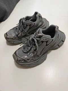 (Category: ) located in . Submitted by balenciagagaga (Listing ID 1450968706, Image 1). Description: .