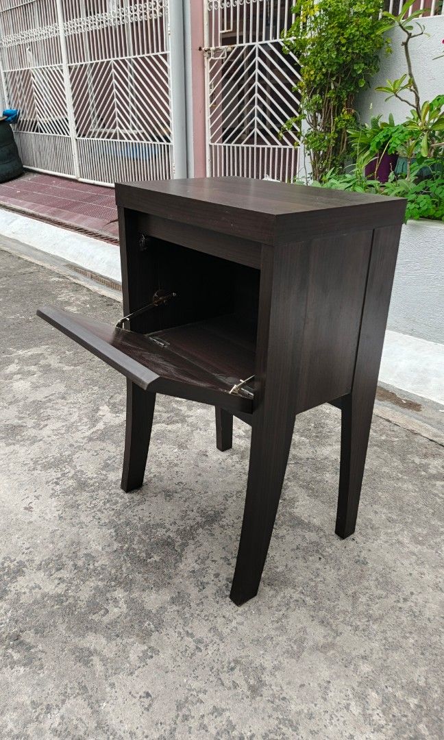 Bedside table (Category: Shelves, Cabinets & Racks) located in Manila. Submitted by tonyhawk0592 (Listing ID 1451027489, Image 2). Description: .