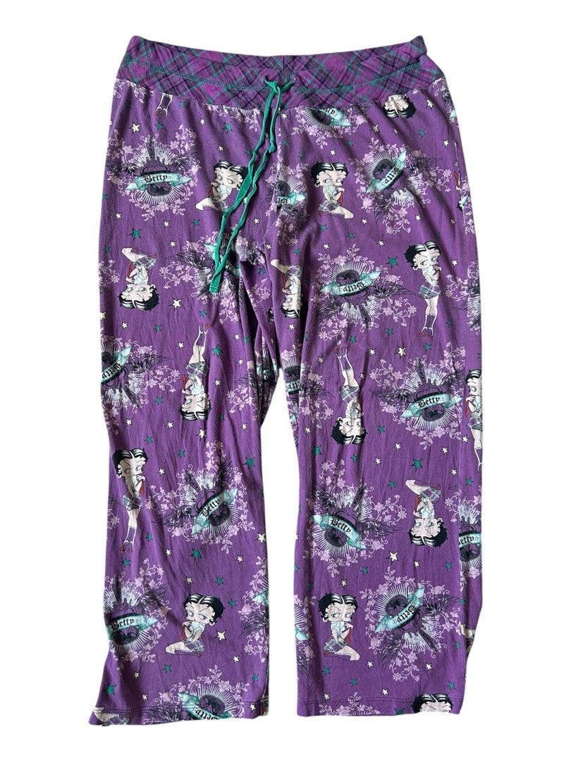 BETTY BOOP (Category: Activewear) located in Manaoag. Submitted by jrainier (Listing ID 1451112691, Image 3). Description: BETTY BOOP (ASPACK) Vintage Betty Boop Pajama Pants AOP Excellent Condition 9.5/10 color Rate Betty Boop Top Excellent Condition 9.5/10 color rate DM FOR MORE DETAILS📩📩.