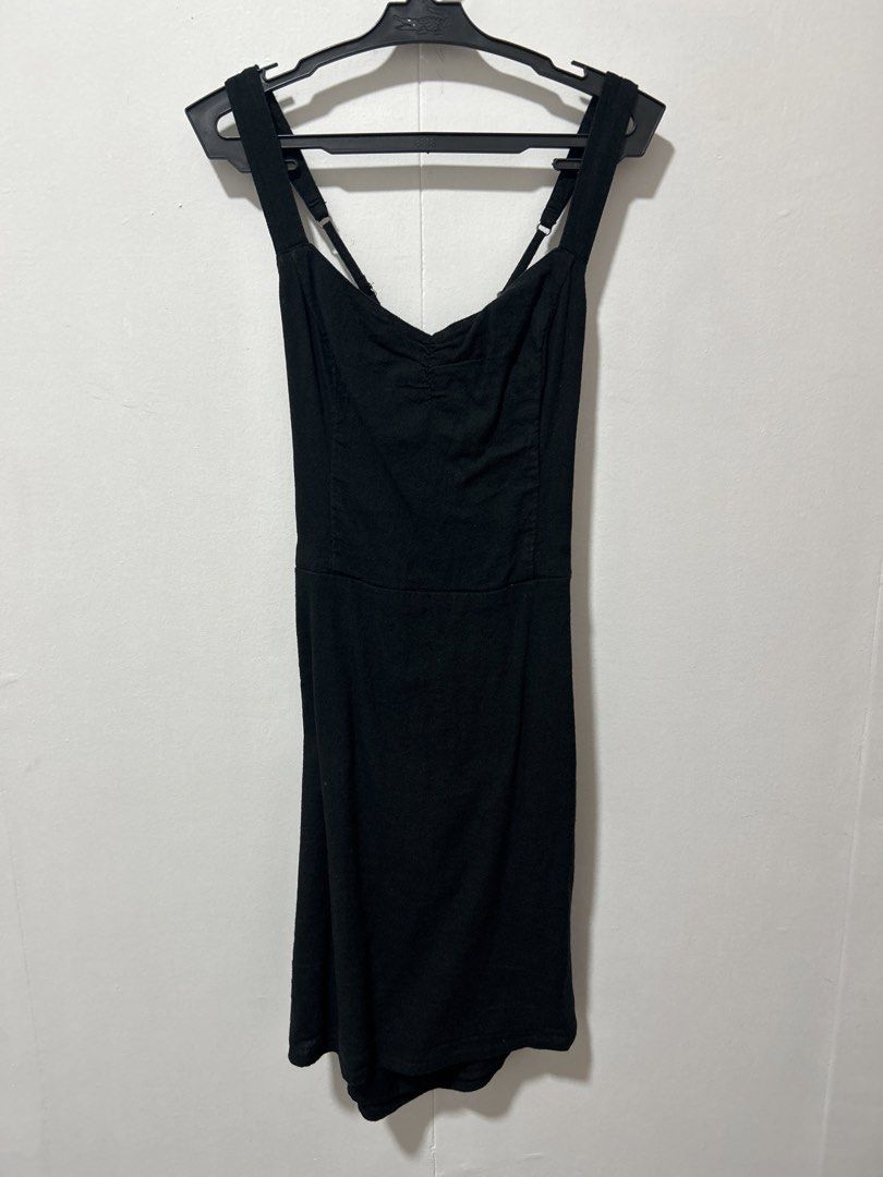 Black Dress (Category: Dresses) located in Cabanatuan. Submitted by wompywompy (Listing ID 1451101041, Image 1). Description: .