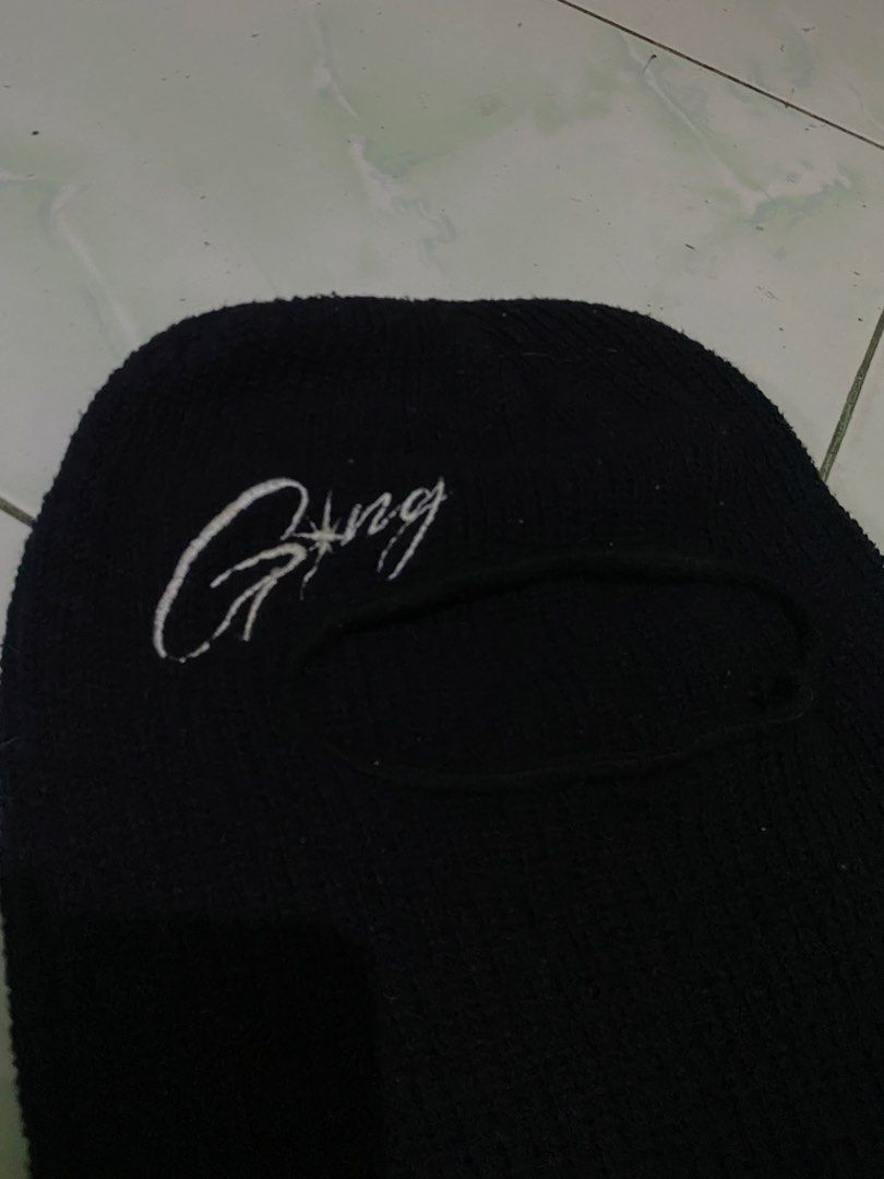 Black Ski Mask / Balaclava Beanie (Category: Beanies) located in Majayjay. Submitted by puredriponly (Listing ID 1451042692, Image 2). Description: 🥷 Black knitted ski mask / balaclava 👀 Unique eye design sa harap 🧶 Stretchable at comfortable isuot 📏 One size fits most ✅ Good condition ✔️ Perfect for streetwear,.