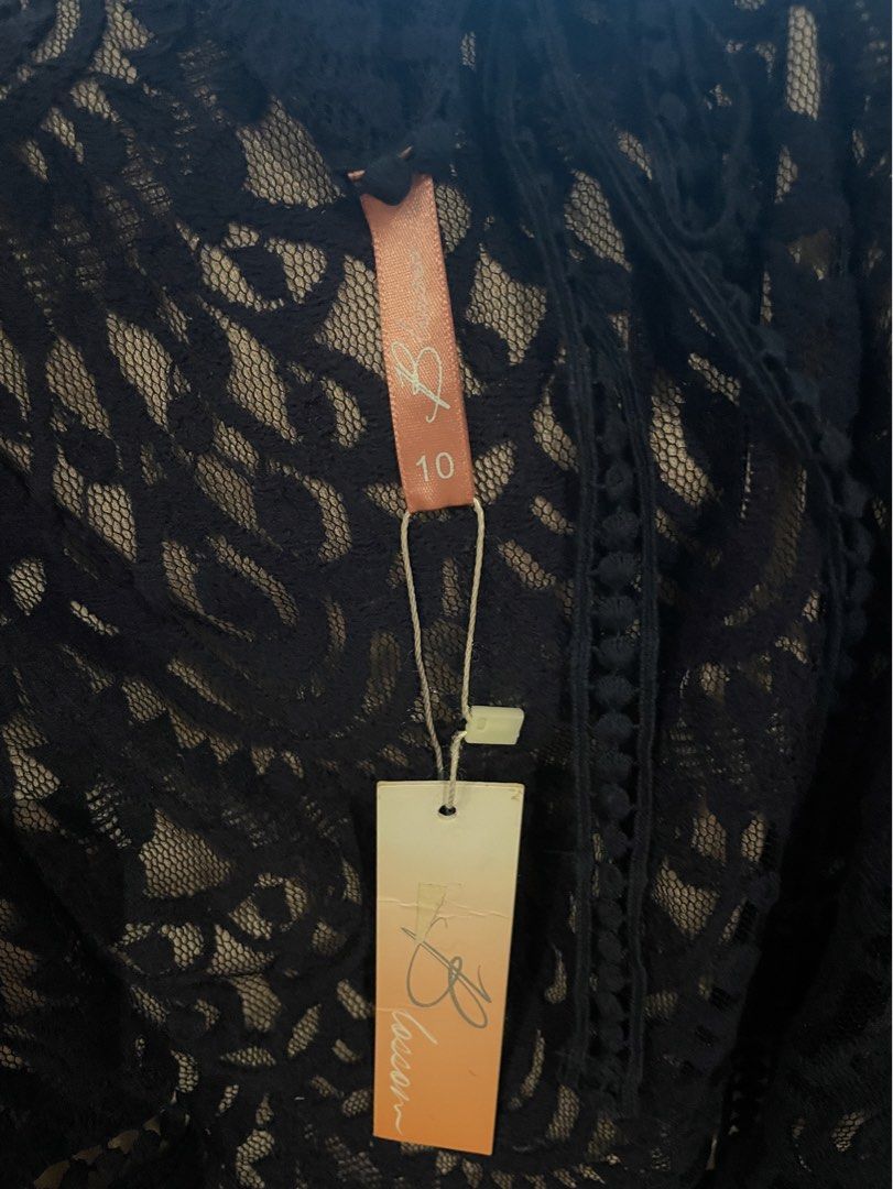 Blossom Lace Dress BNWT (Category: Dresses) located in Makati City. Submitted by jcaf22 (Listing ID 1451107357, Image 2). Description: .