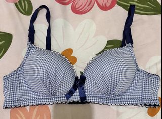 (Kategori: ) berada di . Dikirim oleh karinpreloved_stuff (ID iklan 1450957200, Gambar 1). Deskripsi: .