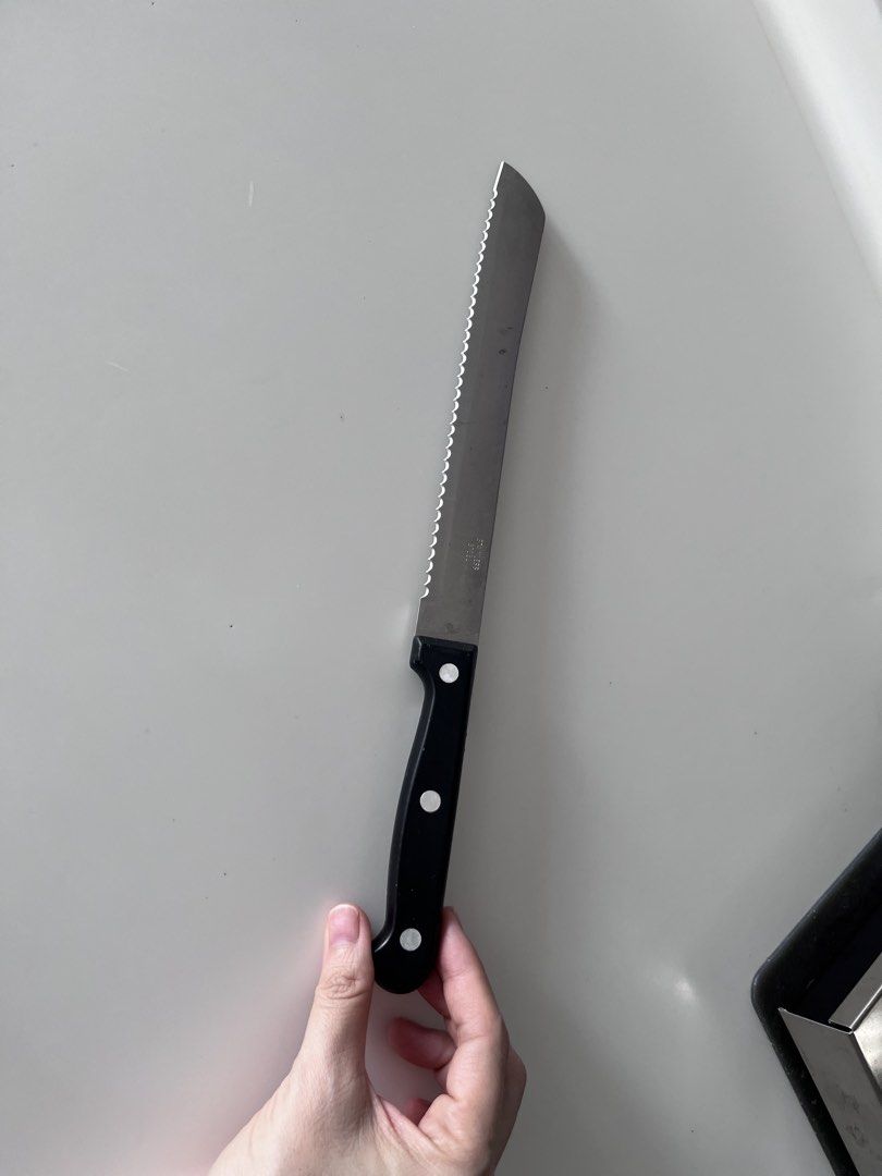 Bread knife