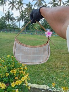 (Category: ) located in . Submitted by thrift_stories96 (Listing ID 1451045068, Image 1). Description: .