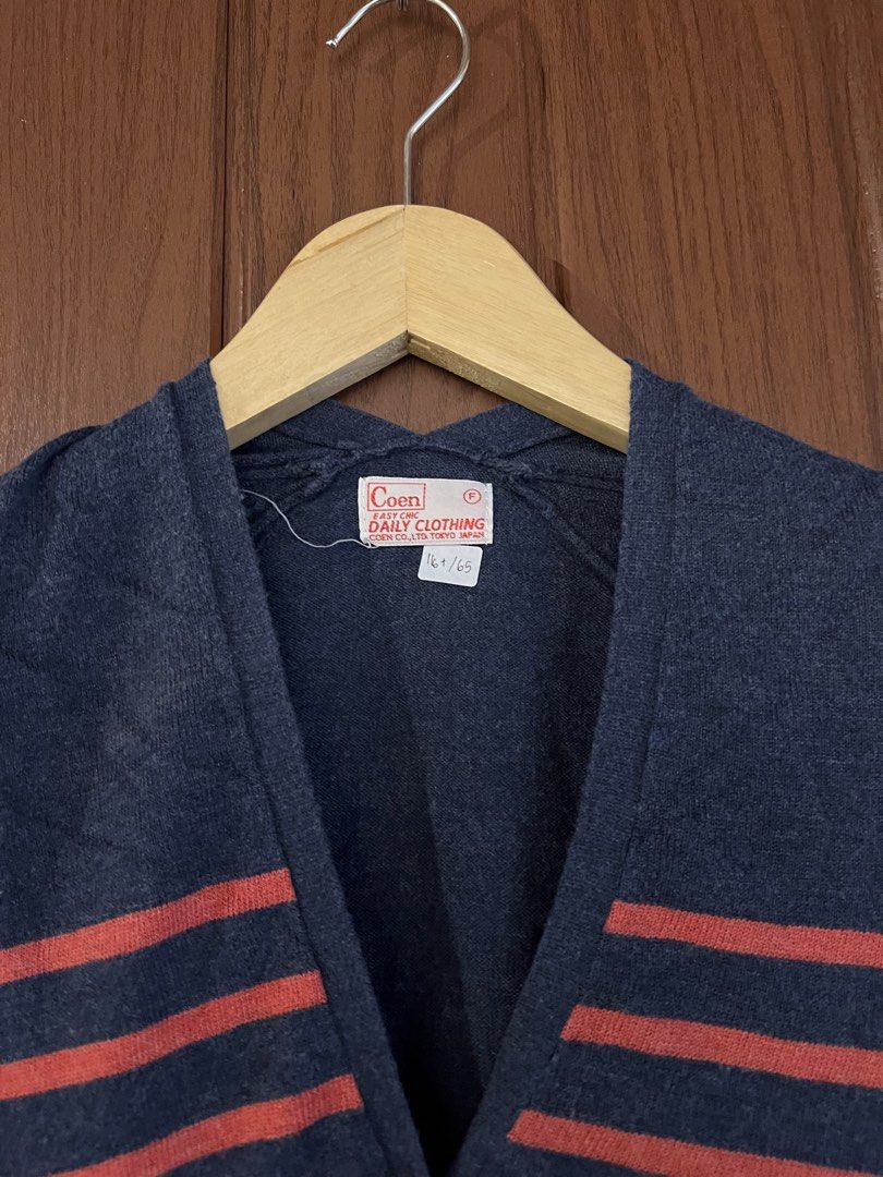 cardigan salur knit (Kategori: Atasan) berada di Jakarta Timur. Dikirim oleh buyinbali (ID iklan 1451127595, Gambar 2). Deskripsi: LD 116 melar banyak yaa full kancing no minus bahan knit.
