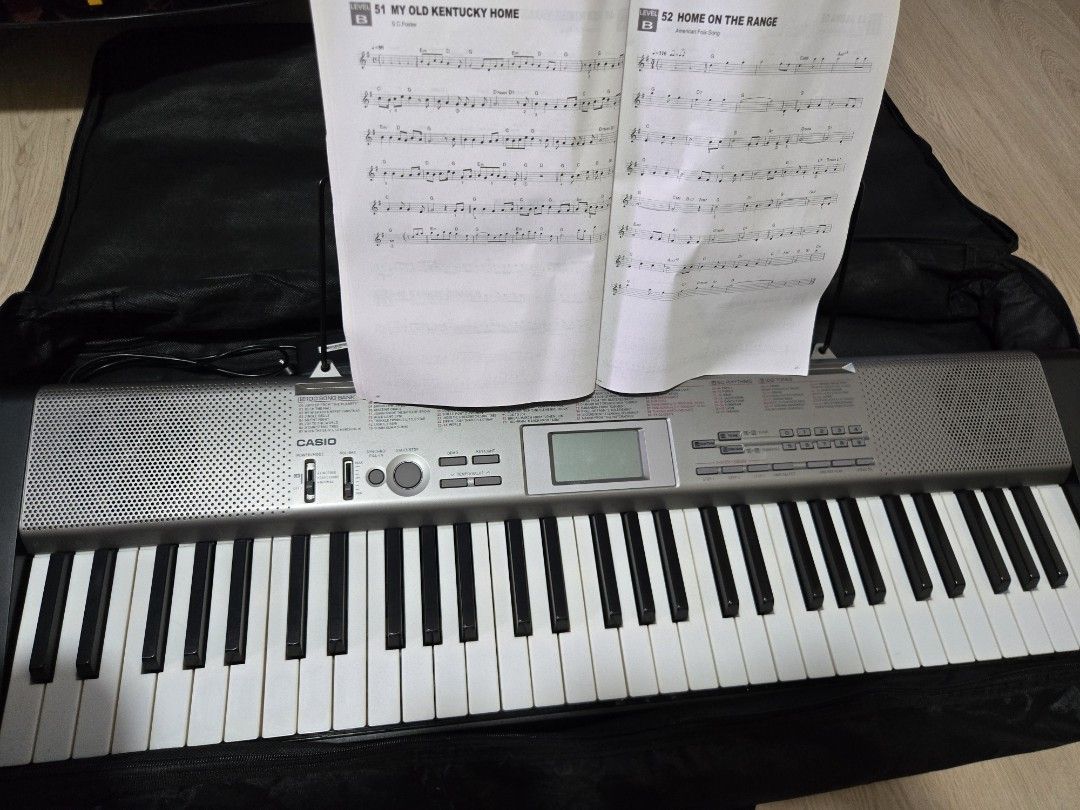 Casio Keyboard LK120 Lighted (Category: Musical Instruments) located in General Trias. Submitted by ninja0250 (Listing ID 1450992665, Image 1). Description: Casio LK120 Lighted Portable Keyboard Starter Kit - Keyboard Bag - Stand (no lock, loss) - Song Book - Power Cable Issue: Some Keys doesn't light up anymore Negotiable MOP: Gcash, Maya, MariBank MOD: Pick-Up, Lalamove .