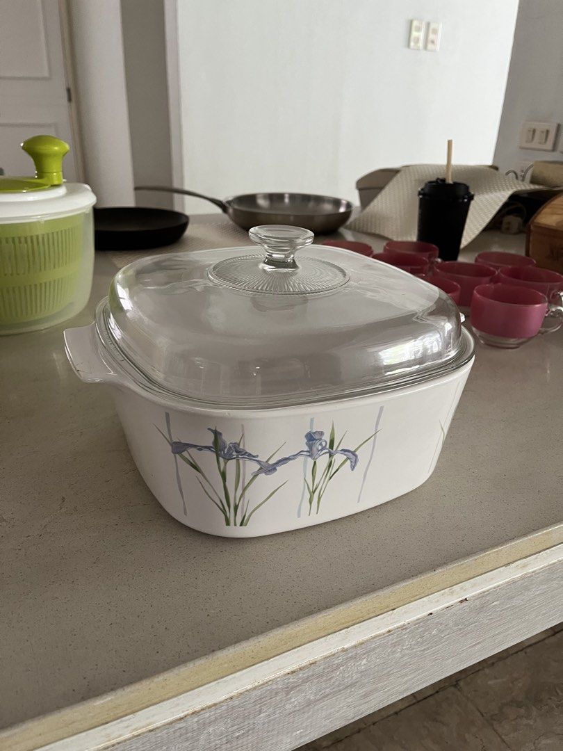 Casserole Dish with Glass Lid - Blue flower Pattern (Category: Cookware & Accessories) located in Manila. Submitted by jst_507 (Listing ID 1451033839, Image 2). Description: 1 casserole dish with glass lid - blue iris floral pattern - no damages - price is negotiable Please chat us for any concerns, questions, or inquiries..