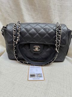 (Category: ) located in . Submitted by demure_bags (Listing ID 1451053423, Image 1). Description: .