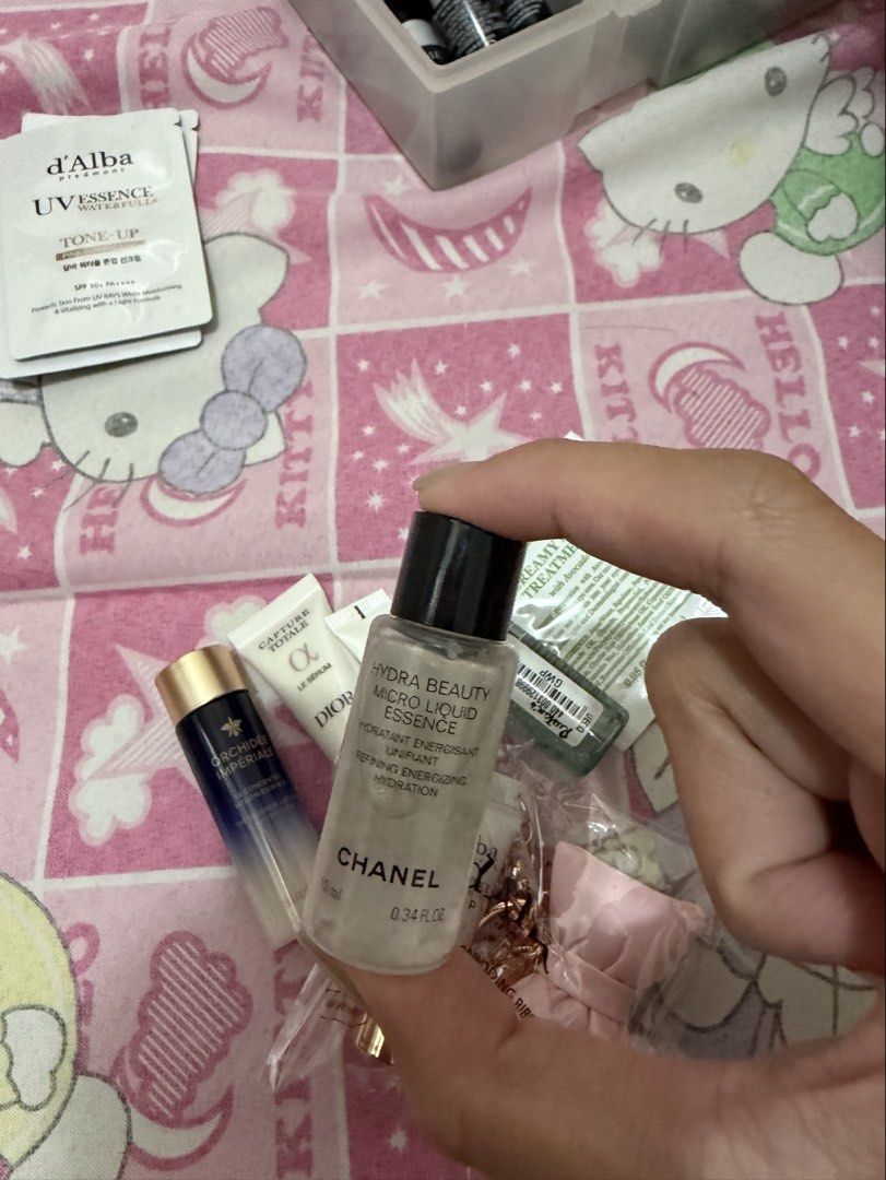 Chanel Hydra Beauty Micro Liquid Essence (Category: Face Care) located in Las Pinas. Submitted by gmonteros (Listing ID 1451108014, Image 1). Description: .