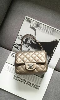 (Category: ) located in . Submitted by luxdesignerbrand (Listing ID 1451080650, Image 1). Description: .