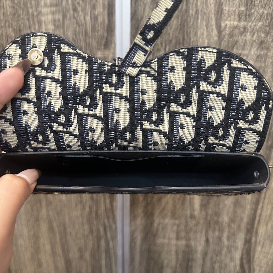 Christian Dior Saddle Pouch Bag (Category: Luxury Bags & Wallets) located in Manila. Submitted by shabie.ya (Listing ID 1451053482, Image 2). Description: - used once (feels brandnew) - kasya ip pro max phone .