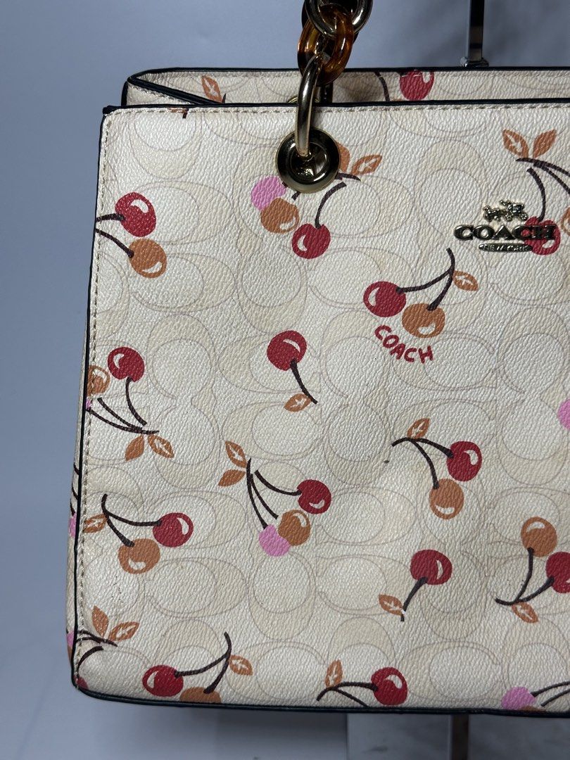 Coach (Category: Luxury Bags & Wallets) located in Orani. Submitted by ajgav69 (Listing ID 1451090846, Image 3). Description: Coach cherry Hand bag/ sling bag Medium size No issue .
