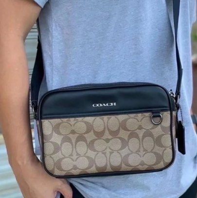 Coach Men’s Camera Bag (Category: Sling Bags) located in Kuala Lumpur. Submitted by 1enaa.chan.p-agent (Listing ID 1451067002, Image 3). Description: Pre-order purchasing service available; no urgent orders accepted. Free shipping; inquiries welcome. West Malaysia: Delivery in approximately 9–12 days after ordering. East Malaysia: Delivery in approximately 12–15 days after ordering..