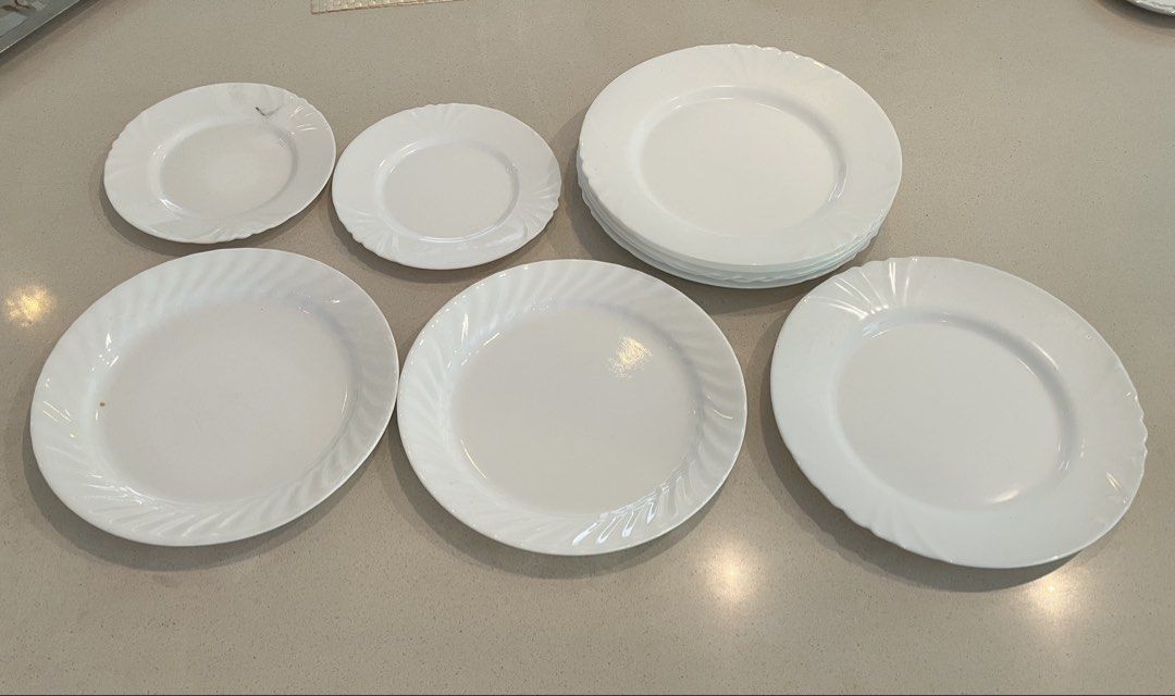 Complete dinnerware set (Category: Dinnerware & Cutlery) located in Manila. Submitted by jst_507 (Listing ID 1451012502, Image 1). Description: 2 charger plates, 6 dining plates, 6 small plates, 5 small bowls, 8 soup bowls (standard size) - ₱140 each - ₱3,000 for all - No damage -Price is negotiable Please chat us if you have any additional questions or concerns. .