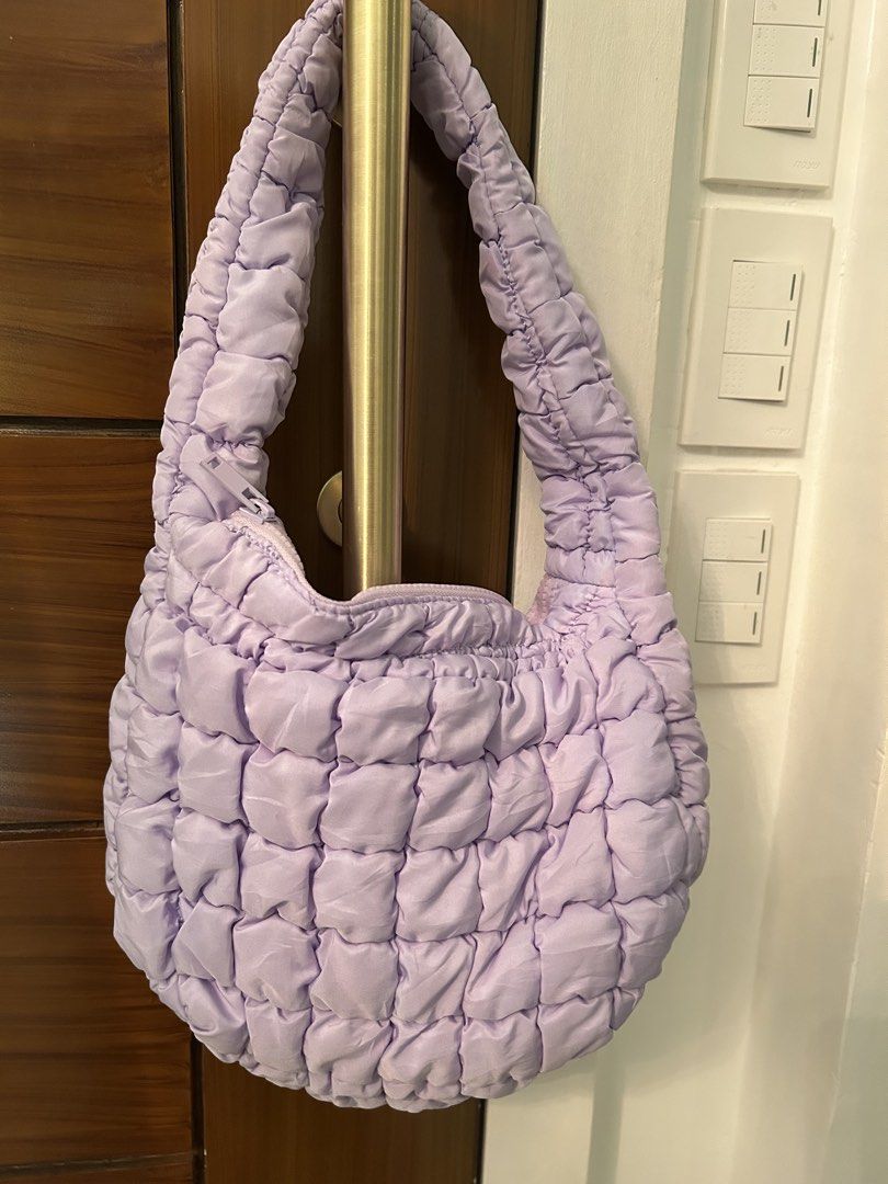 COS puffer quilted bags (Category: Luxury Bags & Wallets) located in Manila. Submitted by mariantim76369 (Listing ID 1450939131, Image 2). Description: 1800 each .