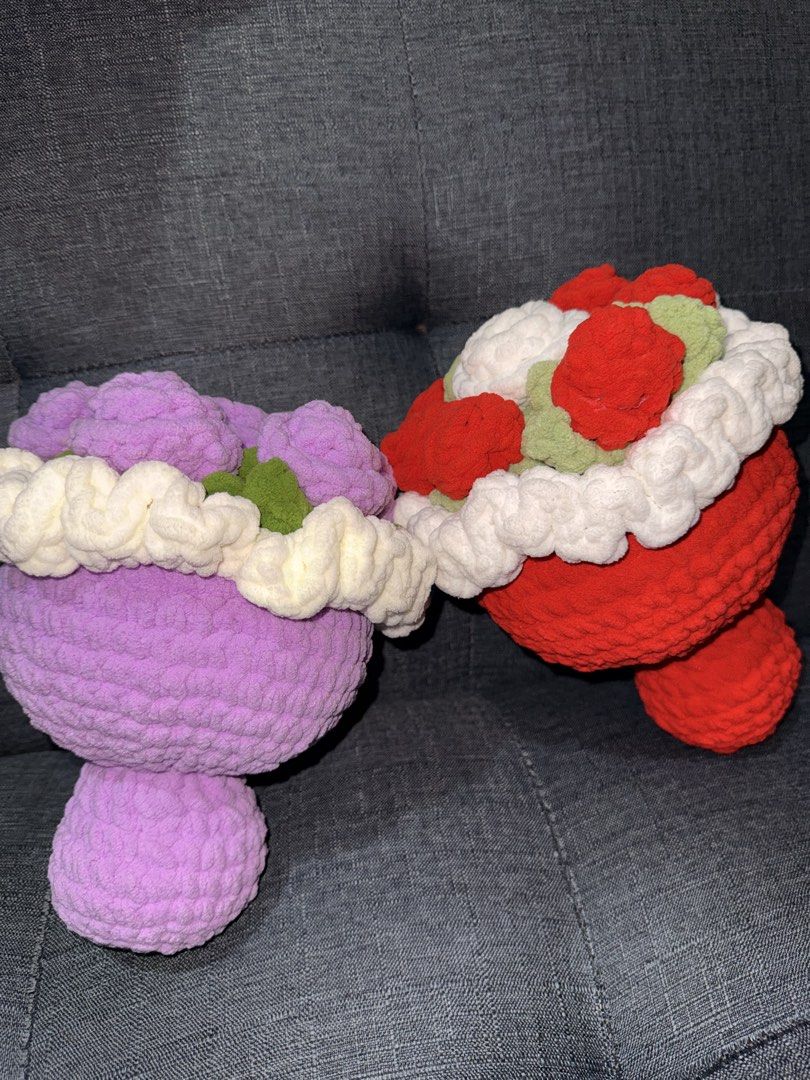 Crochet Large Bouquet (Category: Flowers & Bouquets) located in Makati City. Submitted by wlls08 (Listing ID 1451074295, Image 2). Description: Pick color, red or purple. Get both for only ₱1,550.