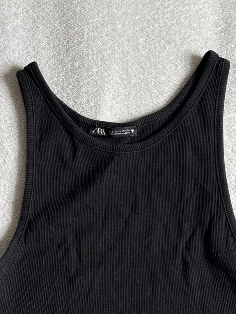 Zara Cropped Tank Top Black L (Category: Sleeveless) located in Quezon City. Submitted by thecurvycorner (Listing ID 1450965244, Image 1). Description: .