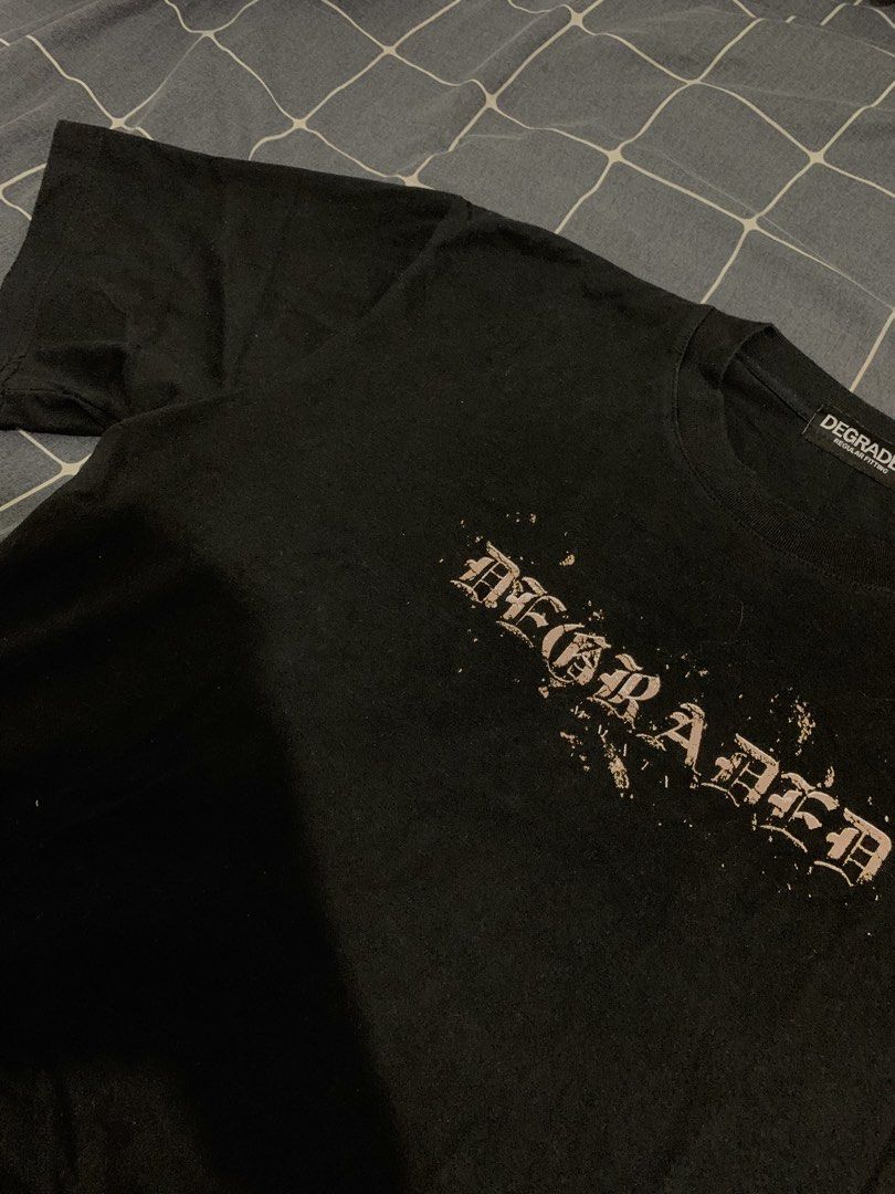 DEGRADED Regular Fitting Black T-shirt (Category: Tshirts & Polo Shirts ) located in Antipolo. Submitted by kenet13 (Listing ID 1451010773, Image 2). Description: 3 times lang nagamit then natambak na. Used but not abused‼️ Size: Large to XL Ganda ng tela nito.