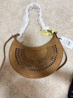 （分類：）位於 。 由 murmures 提交（商品編號 1451096267，圖片 1）。簡介： 。
