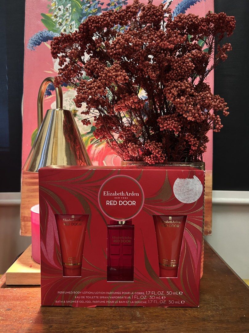 Elizabeth Arden Red Door Perfume Gift Set (Category: Fragrance & Deodorants) located in Cainta. Submitted by cesiacute (Listing ID 1451102537, Image 2). Description: Slight nego. Offer me your price. Elizabeth Arden Red and Blue Red Door Set includes: Eau de Toilette Spray: 30 mL (1.0 fl. oz.) Perfumed Body Lotion: 50 mL (1.7 fl. oz.) Bath & Shower Gel: 50 mL (1.7 fl. oz.) Elizabeth Arden Miniature Set includes: Green Tea Scent Spray: 15 ml (0.5 