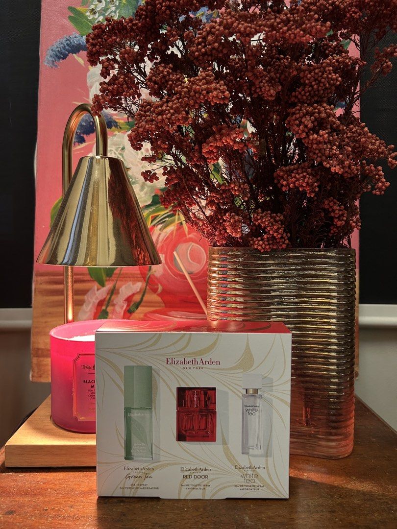 Elizabeth Arden Red Door Perfume Gift Set (Category: Fragrance & Deodorants) located in Cainta. Submitted by cesiacute (Listing ID 1451102537, Image 3). Description: Slight nego. Offer me your price. Elizabeth Arden Red and Blue Red Door Set includes: Eau de Toilette Spray: 30 mL (1.0 fl. oz.) Perfumed Body Lotion: 50 mL (1.7 fl. oz.) Bath & Shower Gel: 50 mL (1.7 fl. oz.) Elizabeth Arden Miniature Set includes: Green Tea Scent Spray: 15 ml (0.5 