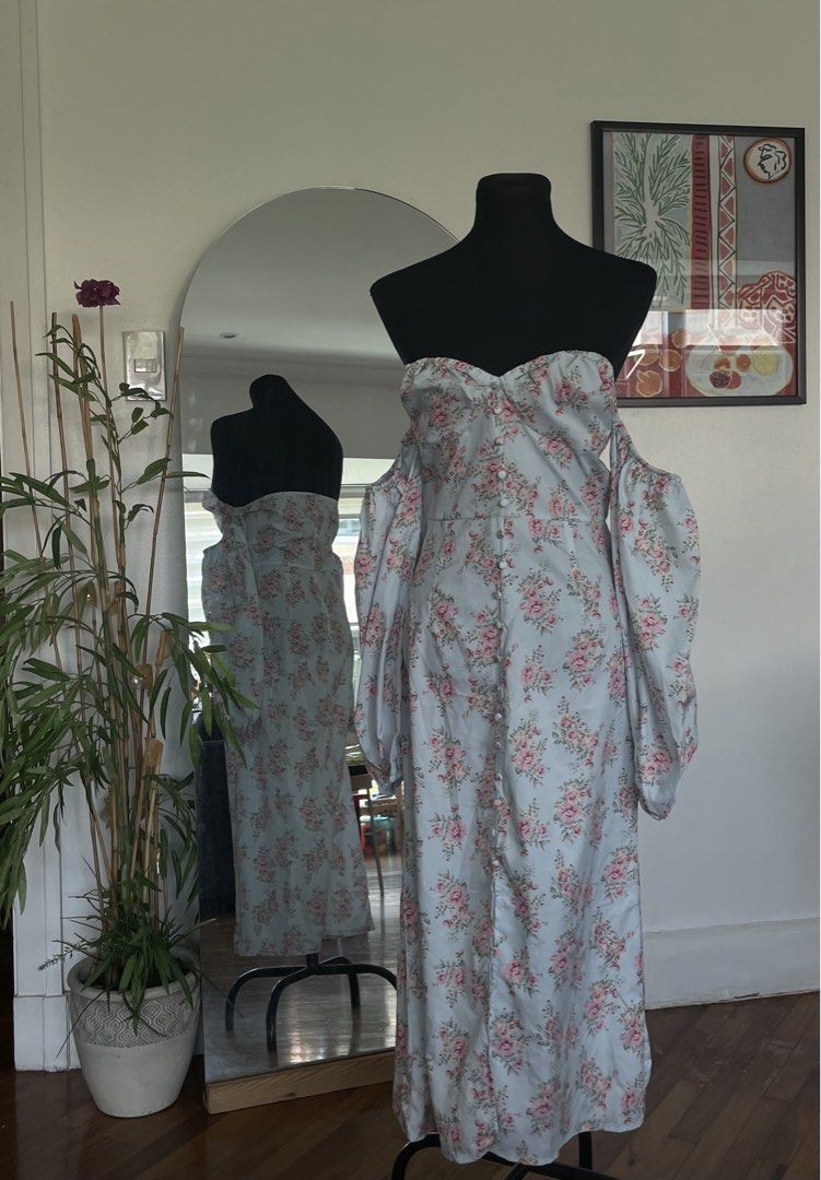 Floral Off Shoulder Dress (Category: Dresses) located in Makati City. Submitted by jcaf22 (Listing ID 1451102123, Image 2). Description: Dainty floral dress, bust too big for me.