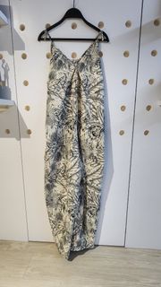(Category: ) located in . Submitted by plusplusplusclothes (Listing ID 1451050674, Image 1). Description: .