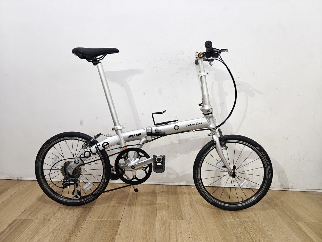 Folding bikes dahon tern btwin Slightly Used only (Category: Bicycles) located in Taguig. Submitted by fredd_derick (Listing ID 1451121295, Image 2). Description: Tern Verge D9 23k Dahon Route upgraded 16k Dahon Vitesse D7 11k only Btwin fold 500 12k only Dahon Suv D6 glo 12k onky Dahon Dream D6 10k only.