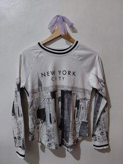 (Category: ) located in . Submitted by wornwardrobe (Listing ID 1450983949, Image 1). Description: .