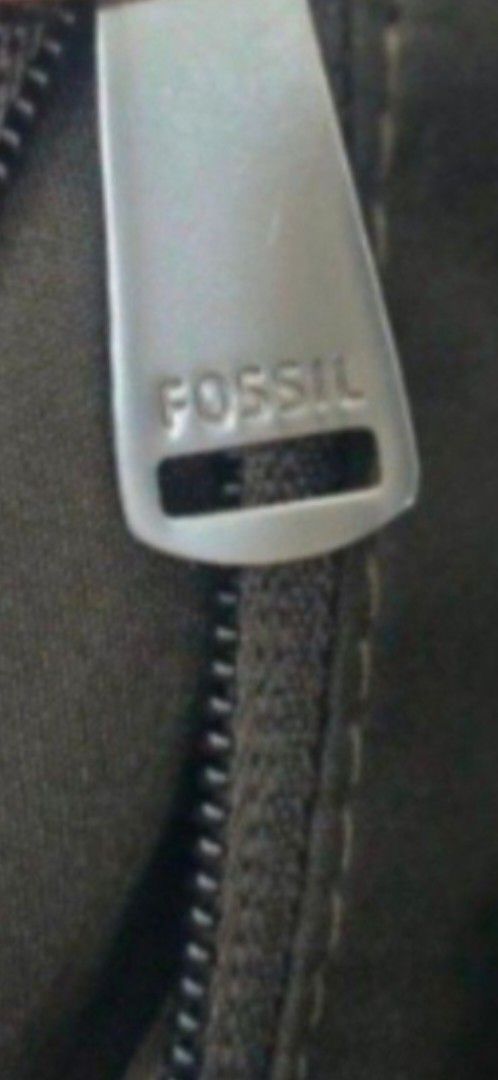 Fossil Backpack (Category: Backpacks) located in Gelugor. Submitted by js.tan. (Listing ID 1451017342, Image 2). Description: .