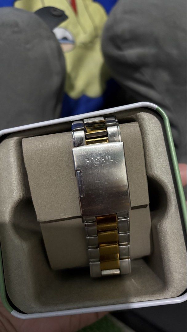 Fossil Watch Grant Two Tone (Category: Men's Watches) located in Manila. Submitted by declutterqueen25 (Listing ID 1450987797, Image 3). Description: OG With box and paper bag pa po No issue but pls manage expectation Rarely used lang marami watch si hubby Rfs: Decluttering lang si hubby.