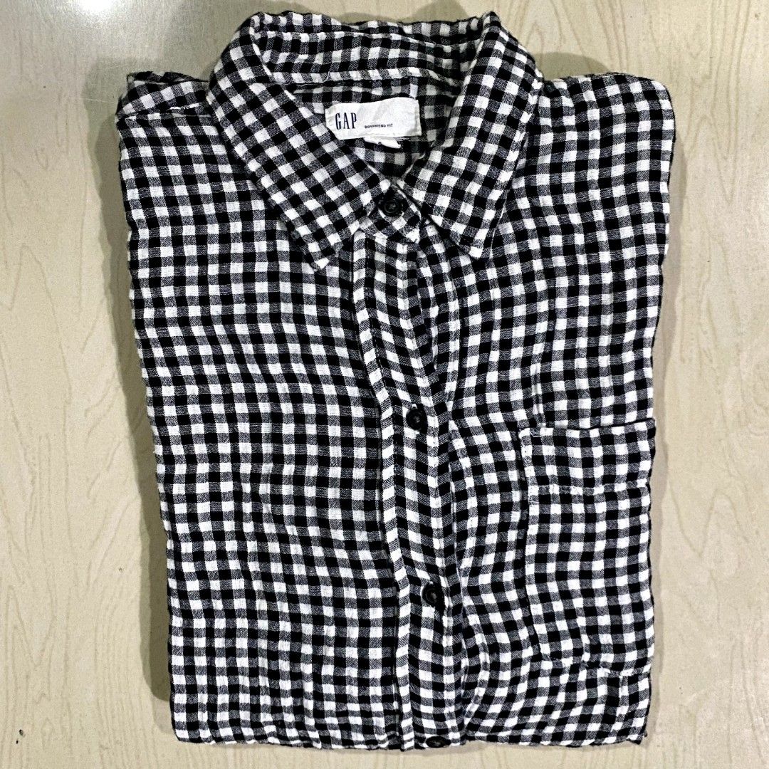 GAP Button Down Gingham Check Pattern Long Sleeve (Category: Tshirts & Polo Shirts ) located in Quezon City. Submitted by thequalityflips (Listing ID 1451127804, Image 2). Description: GAP Button Down Gingham Check Pattern Long Sleeve Size: M on tag Dimes: W-21 “ L-27.5 (21x27.5) Fits to Medium & Large Unisex (for men & women) Brandnew Condition Excellent Condition No Issue.