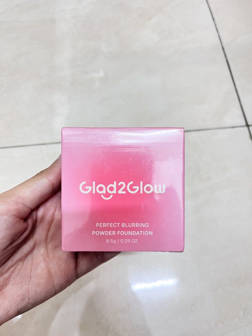 GLAD2GLOW G2G powder foundation code 05 (Category: Makeup) located in Kuantan. Submitted by saljimin (Listing ID 1451092039, Image 1). Description: rm10 only , postage rm8. sealed tk pernah guna. boleh pm or ws 01110767820.